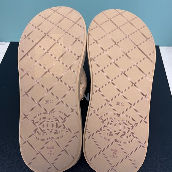 CHANEL CHARMS SANDALS SIZE 36C - Picture 3 of 3